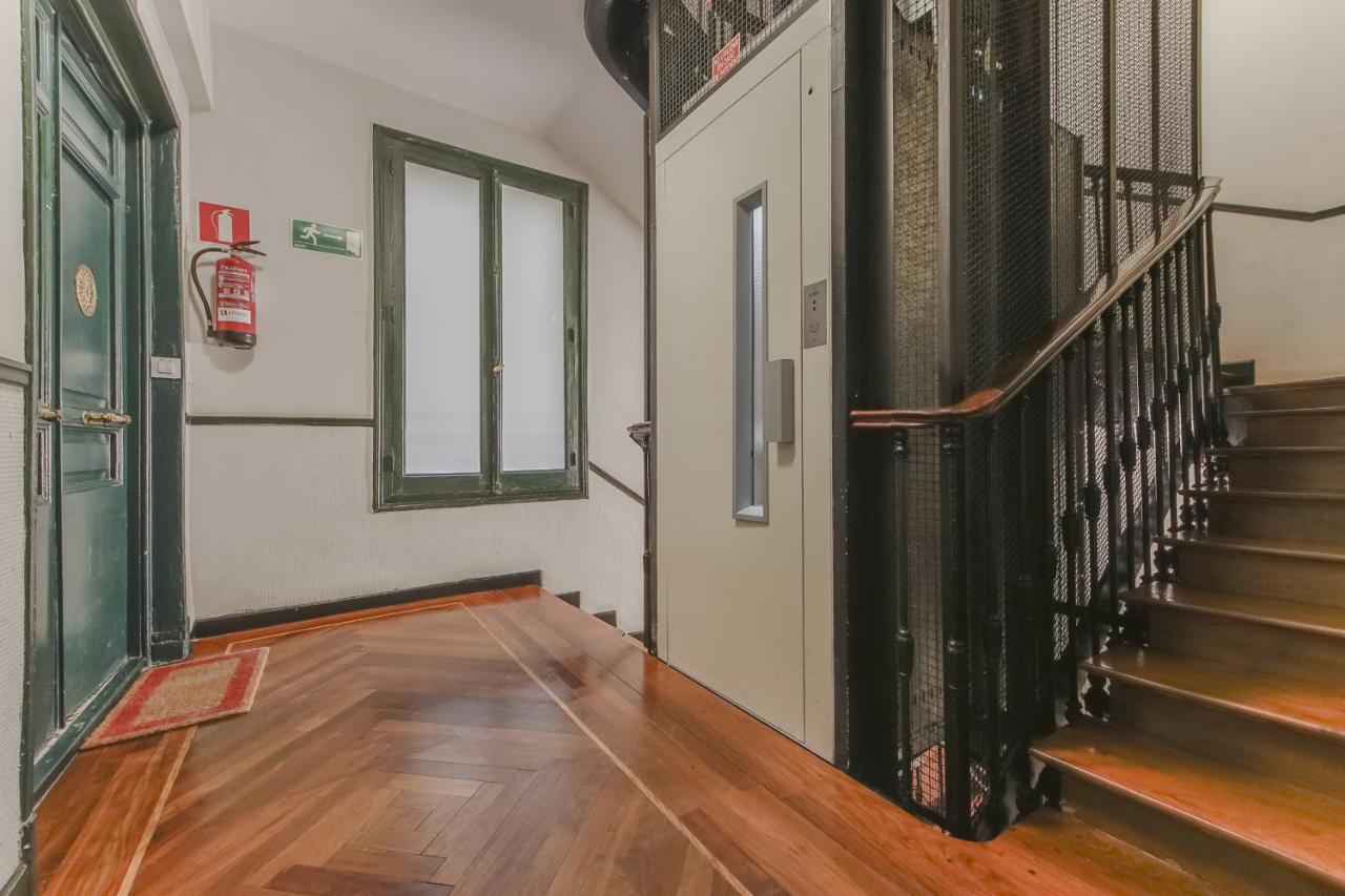 Spacious New Apartment Para 7 En La Plaza De Tirso De Molina มาดริด ภายนอก รูปภาพ